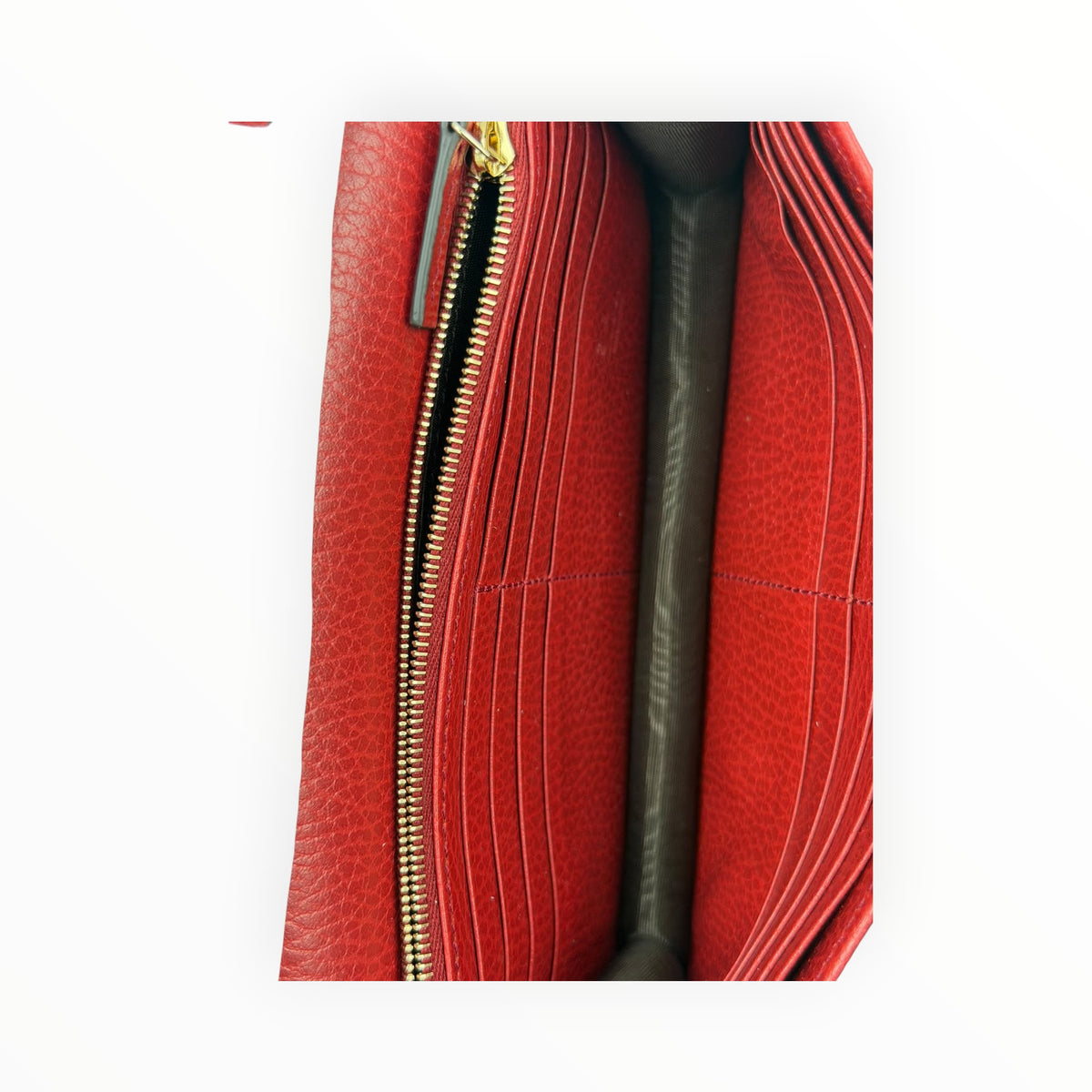 Gucci Interlocking G Wallet on Chain