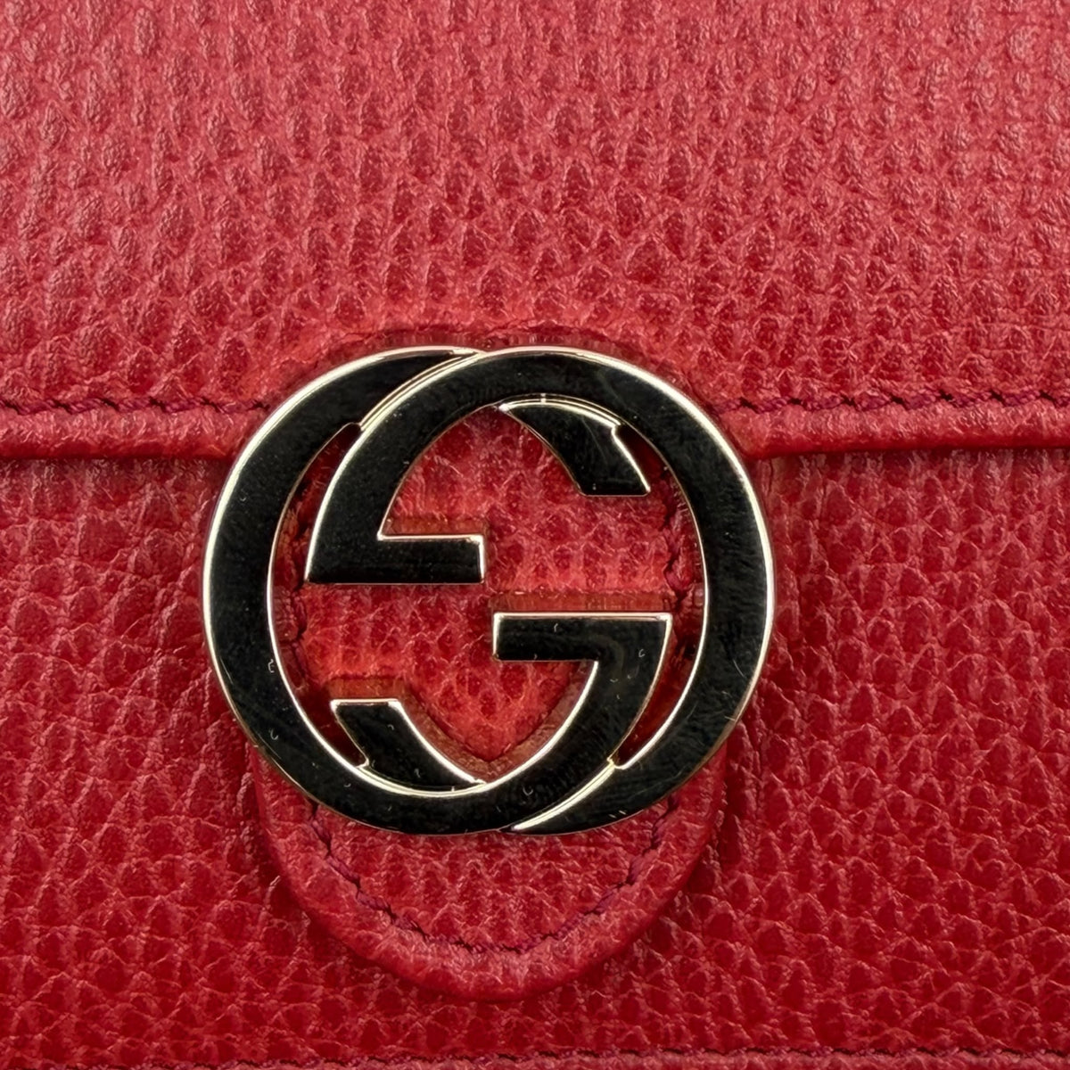 Gucci Interlocking G Wallet on Chain